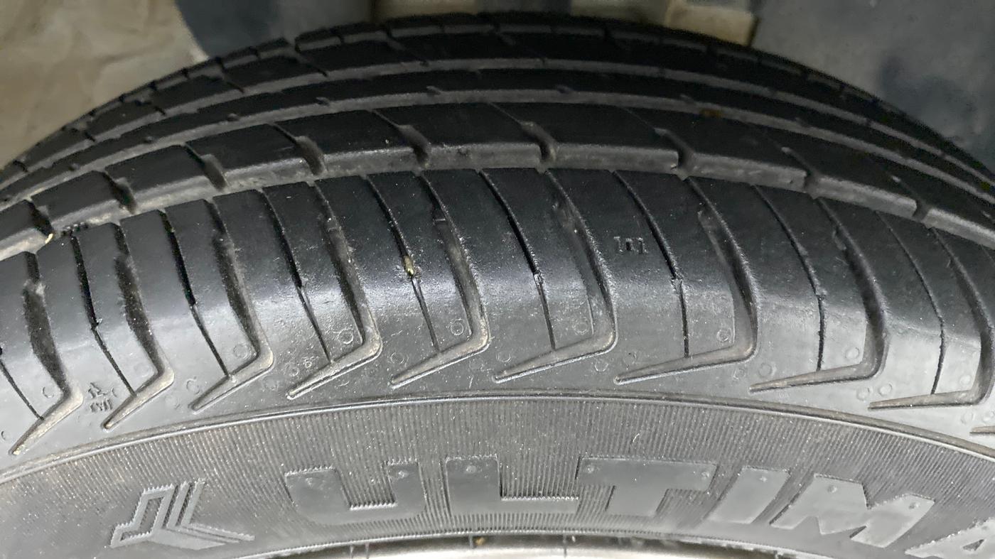 2018 Renault Kwid 1.0 RXT Opt, Petrol, Manual, 20,947 km, Right Front Tyre Tread