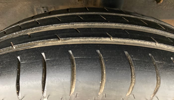 2019 Renault TRIBER 1.0 RXZ, Petrol, Manual, 77,650 km, Left Rear Tyre Tread