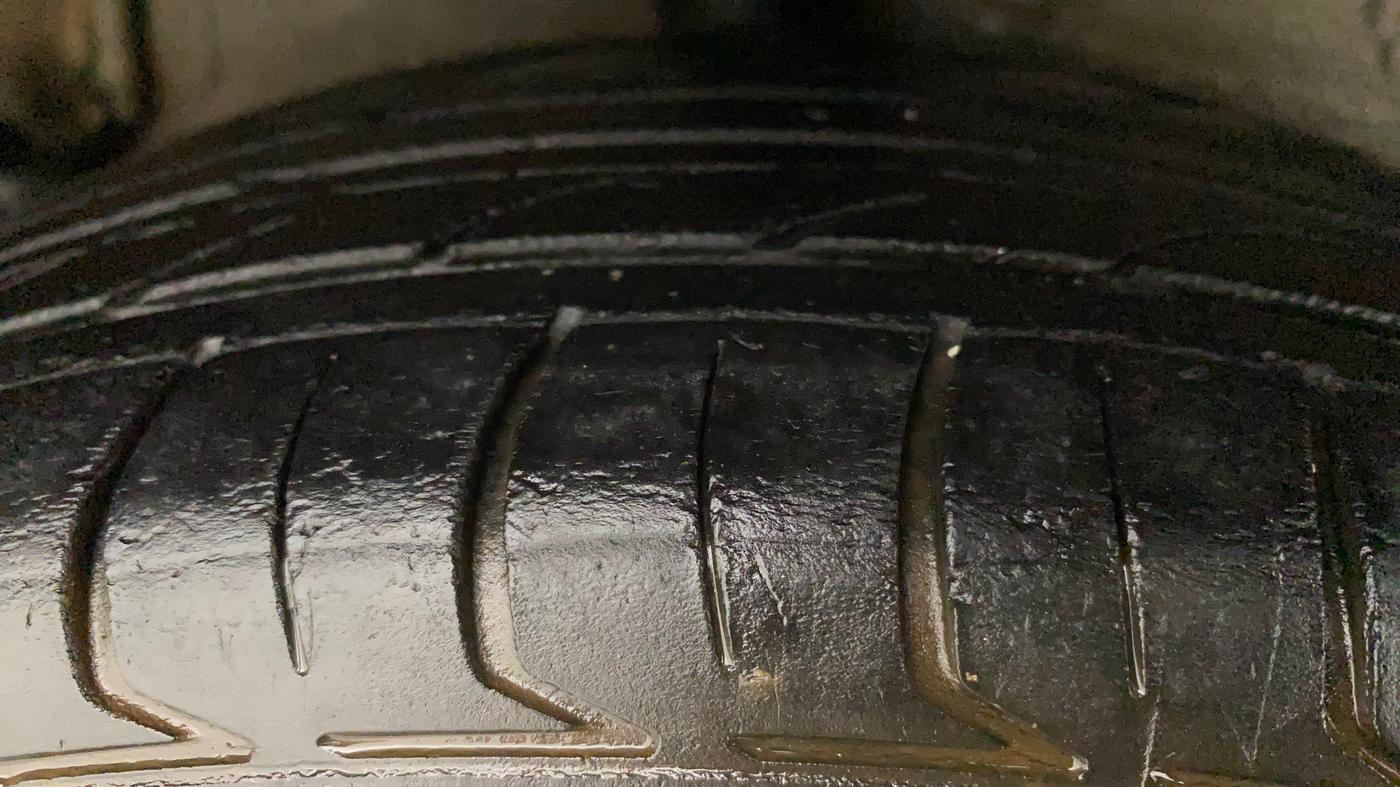 2016 Maruti Celerio VXI CNG, CNG, Manual, 74,273 km, Right Rear Tyre Tread