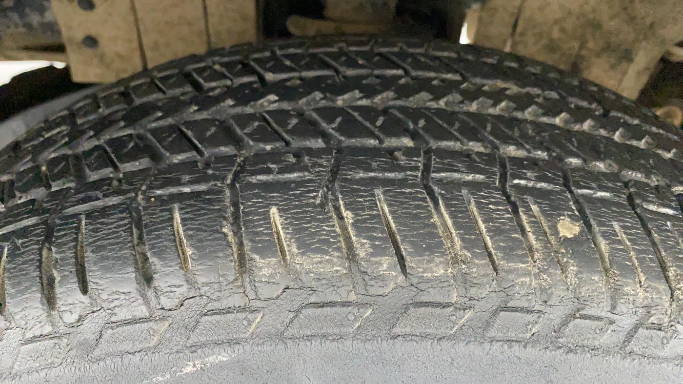 2016 Mahindra Scorpio S4PLUS, Diesel, Manual, 52,671 km, Right Front Tyre Tread