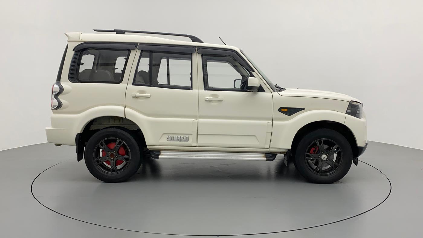 2016 Mahindra Scorpio S4PLUS, Diesel, Manual, 52,671 km, Right Side View