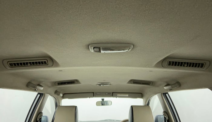2015 Toyota Innova 2.5 VX 8 STR BS IV, Diesel, Manual, 1,44,861 km, Rear AC Vents