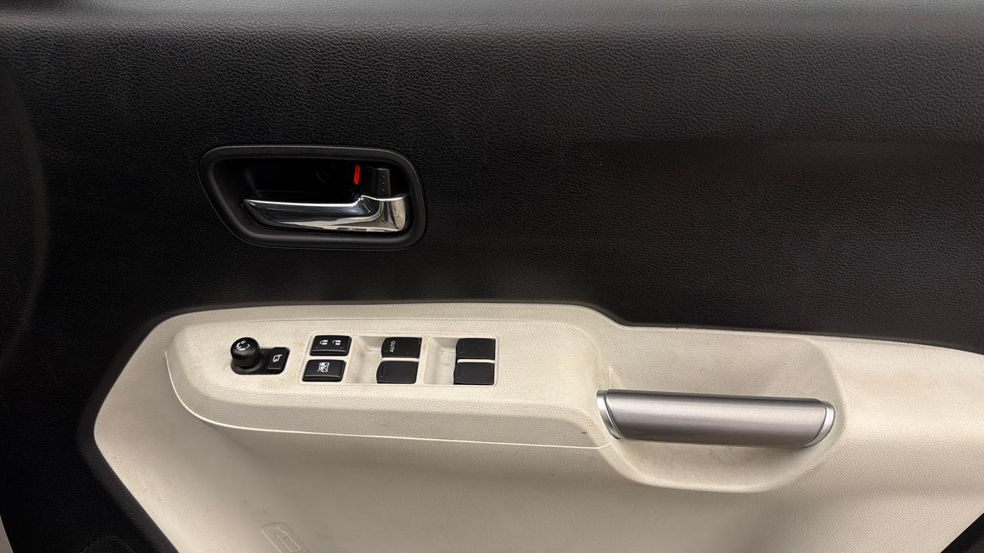 2024 Maruti IGNIS ZETA 1.2 AMT, Petrol, Automatic, 53,109 km, Driver Side Door Panels Control