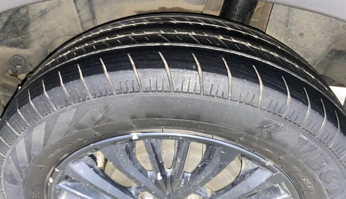 2021 Maruti XL6 ZETA MT, Petrol, Manual, 42,231 km, Left Rear Tyre Tread