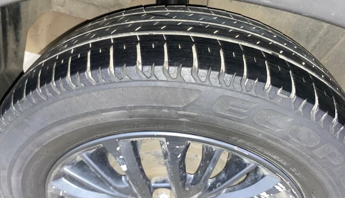 2021 Maruti XL6 ZETA MT, Petrol, Manual, 42,231 km, Right Rear Tyre Tread