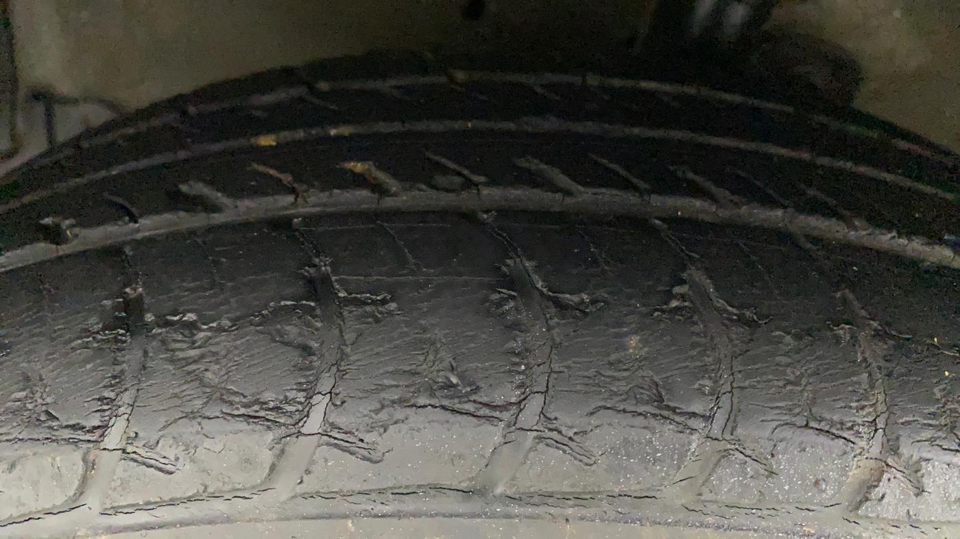 2015 Maruti Celerio VXI AMT, Petrol, Automatic, 23,107 km, Left Front Tyre Tread