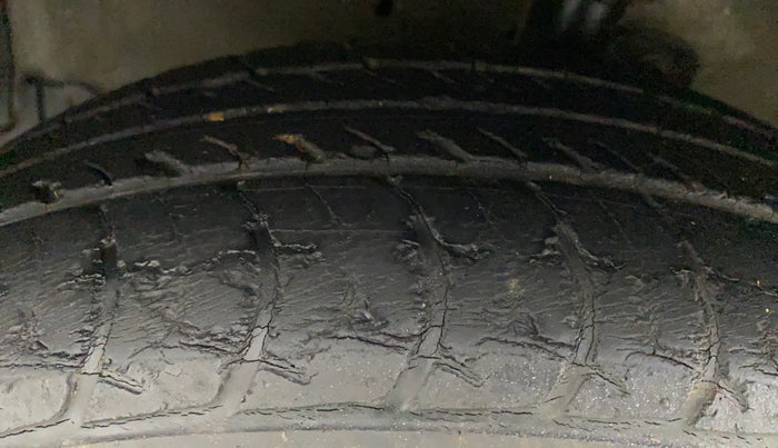 2015 Maruti Celerio VXI AMT, Petrol, Automatic, 23,107 km, Left Front Tyre Tread