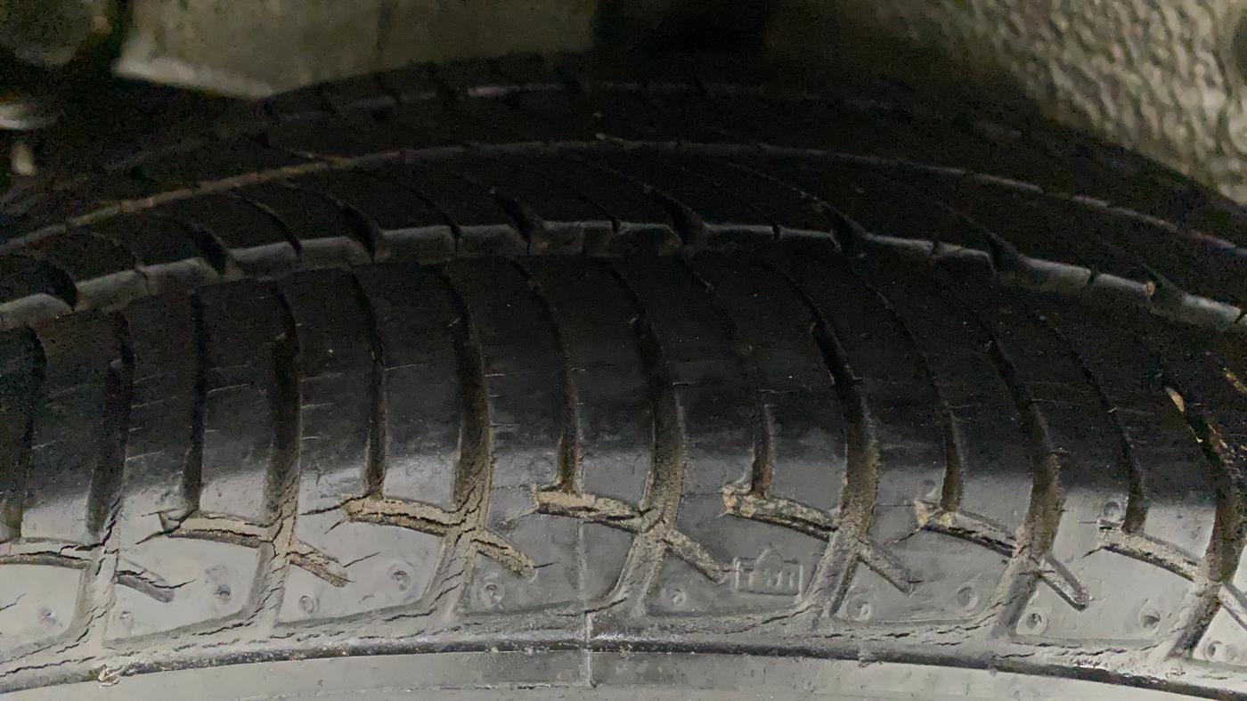 2015 Maruti Celerio VXI AMT, Petrol, Automatic, 23,107 km, Right Rear Tyre Tread