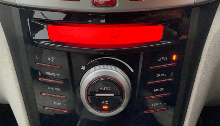 2019 Mahindra XUV300 W8 1.5 DIESEL, Diesel, Manual, 39,750 km, Automatic Climate Control