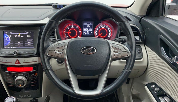 2019 Mahindra XUV300 W8 1.5 DIESEL, Diesel, Manual, 39,750 km, Steering Wheel Close Up