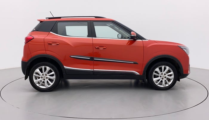 2019 Mahindra XUV300 W8 1.5 DIESEL, Diesel, Manual, 39,750 km, Right Side View