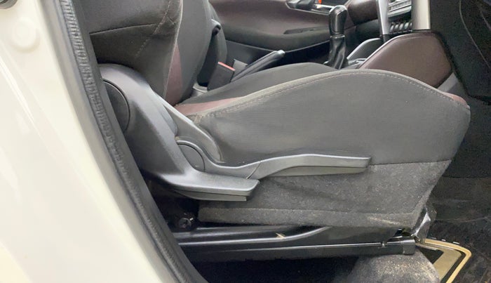 2024 Maruti Grand Vitara SIGMA SMART HYBRID, Petrol, Manual, 31,080 km, Driver Side Adjustment Panel