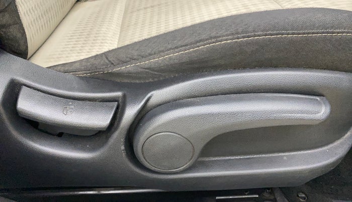 2019 Hyundai Elite i20 ASTA 1.2 (O), Petrol, Manual, 62,157 km, Driver Side Adjustment Panel