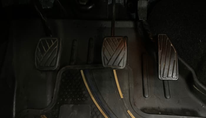 2022 Maruti Baleno ALPHA PETROL 1.2, Petrol, Manual, 89,470 km, Pedals