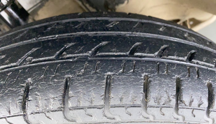 2018 Renault Kwid RXT, Petrol, Manual, 35,983 km, Left Front Tyre Tread