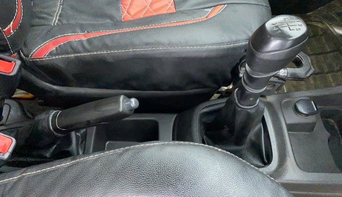 2018 Renault Kwid RXT, Petrol, Manual, 35,983 km, Gear Lever