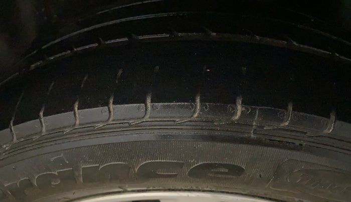 2016 Maruti Ciaz ZXI, Petrol, Manual, 95,555 km, Left Rear Tyre Tread