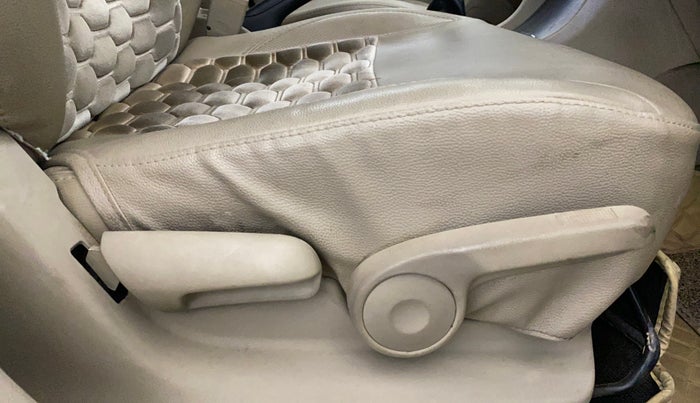 2016 Maruti Ciaz ZXI, Petrol, Manual, 95,555 km, Driver Side Adjustment Panel