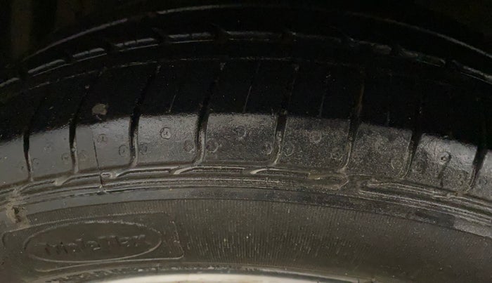 2016 Maruti Ciaz ZXI, Petrol, Manual, 95,555 km, Left Front Tyre Tread