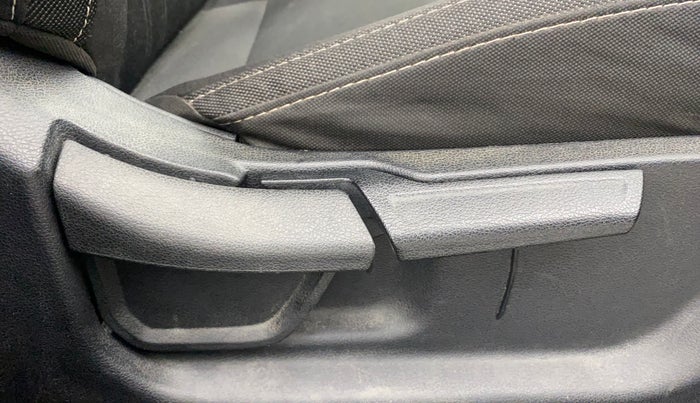 2021 Hyundai NEW I20 SPORTZ 1.2 MT, Petrol, Manual, 46,135 km, Driver Side Adjustment Panel