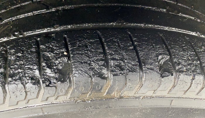 2021 Hyundai NEW I20 SPORTZ 1.2 MT, Petrol, Manual, 46,135 km, Right Front Tyre Tread