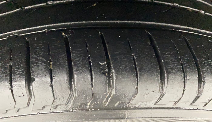 2021 Hyundai NEW I20 SPORTZ 1.2 MT, Petrol, Manual, 46,135 km, Right Rear Tyre Tread