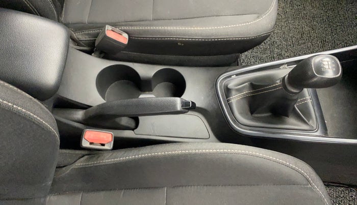 2021 Hyundai NEW I20 SPORTZ 1.2 MT, Petrol, Manual, 46,135 km, Gear Lever