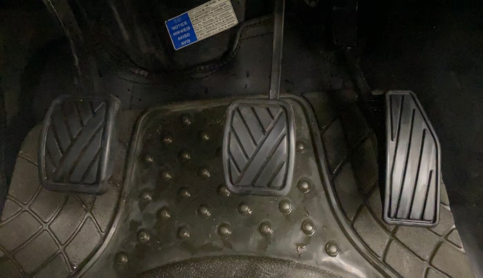 2018 Maruti Swift ZDI, Diesel, Manual, 81,478 km, Pedals