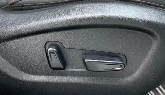 2019 KIA SELTOS GTX+ 1.4 MT, Petrol, Manual, 30,956 km, Driver Side Adjustment Panel