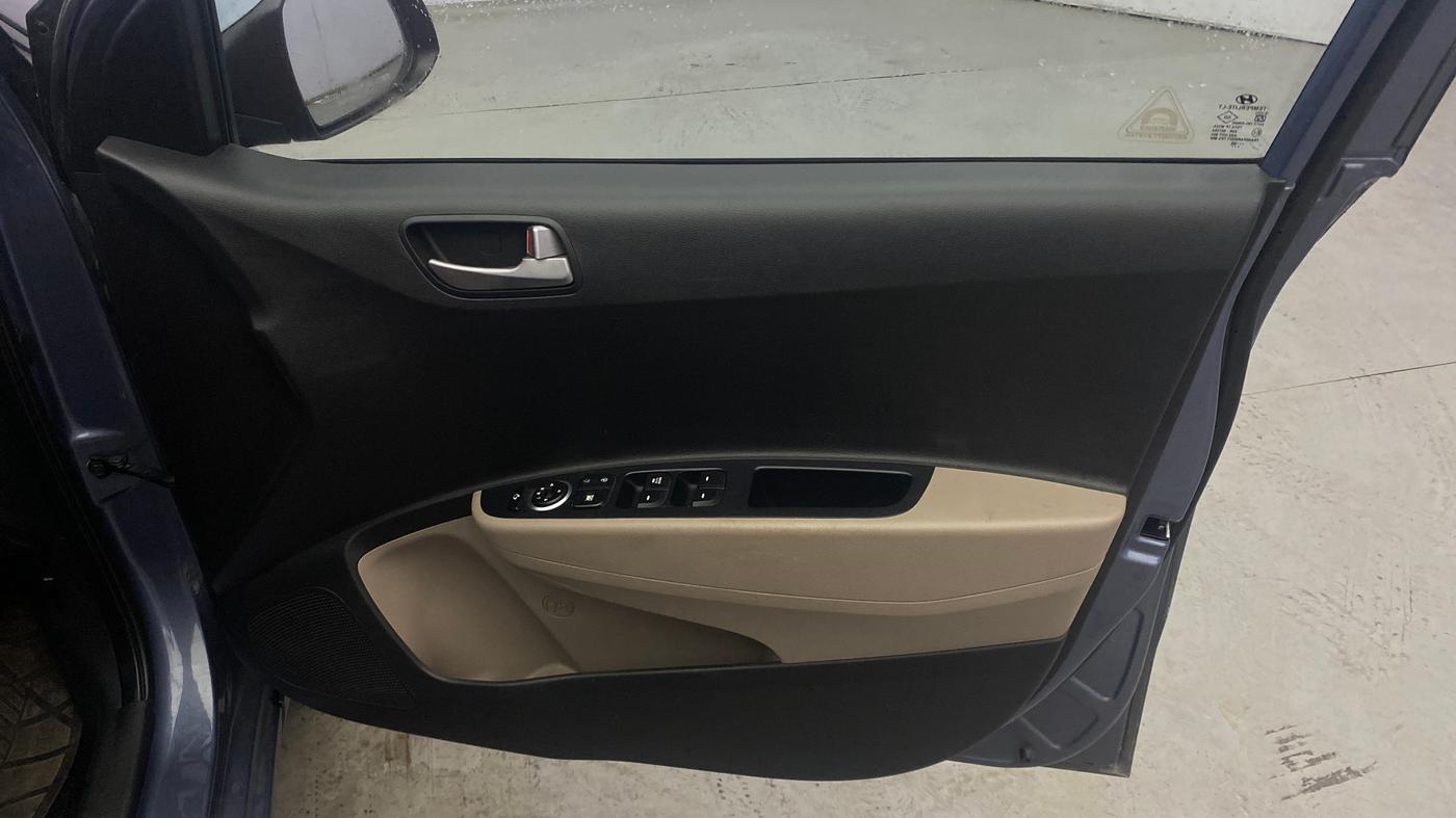 2014 Hyundai Xcent S 1.2, Petrol, Manual, 40,552 km, Driver Side Door Panels Control