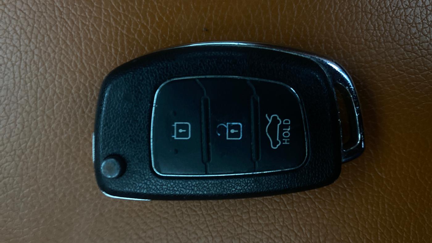 2014 Hyundai Xcent S 1.2, Petrol, Manual, 40,552 km, Key Close Up