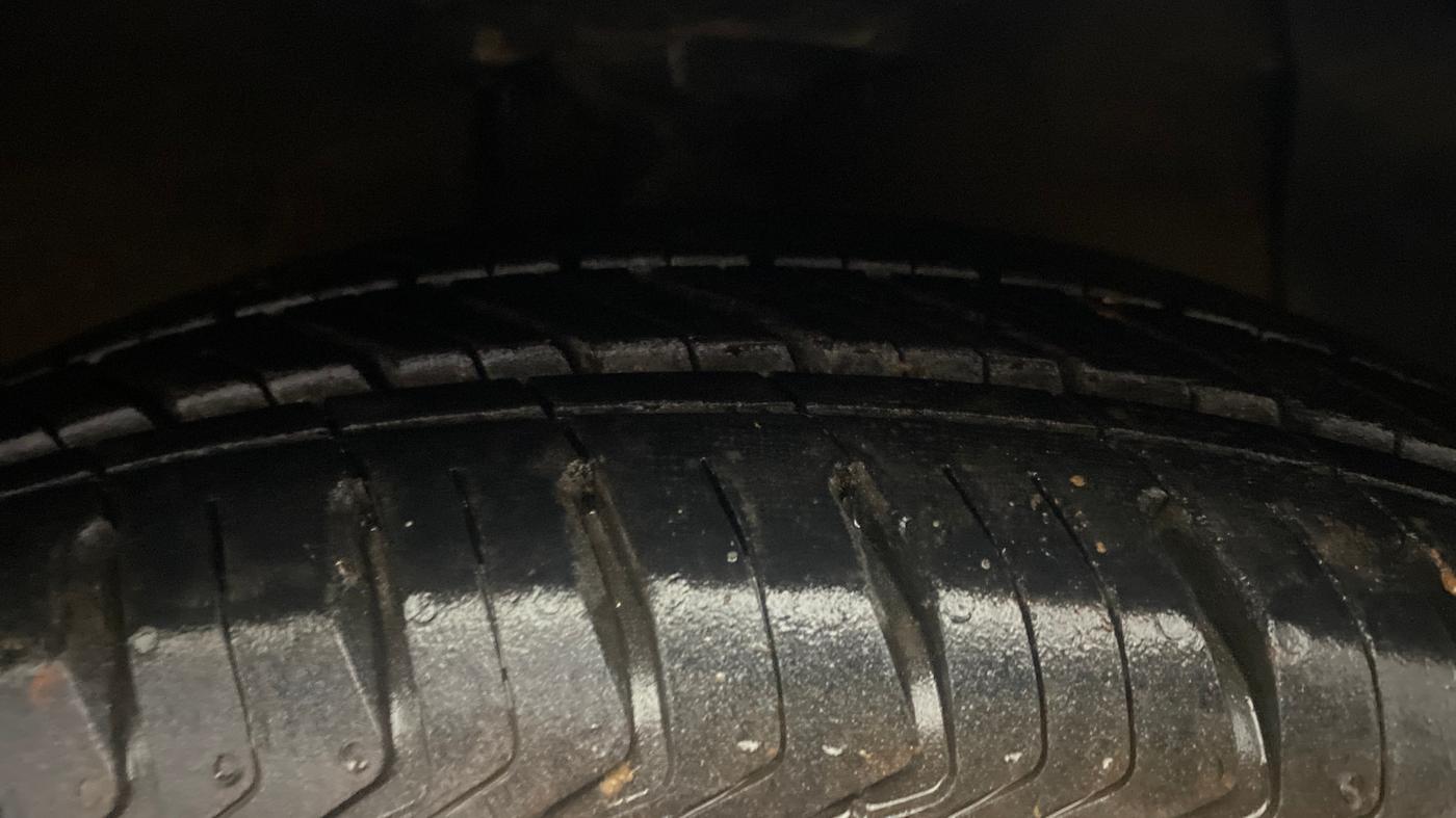 2014 Hyundai Xcent S 1.2, Petrol, Manual, 40,552 km, Right Front Tyre Tread