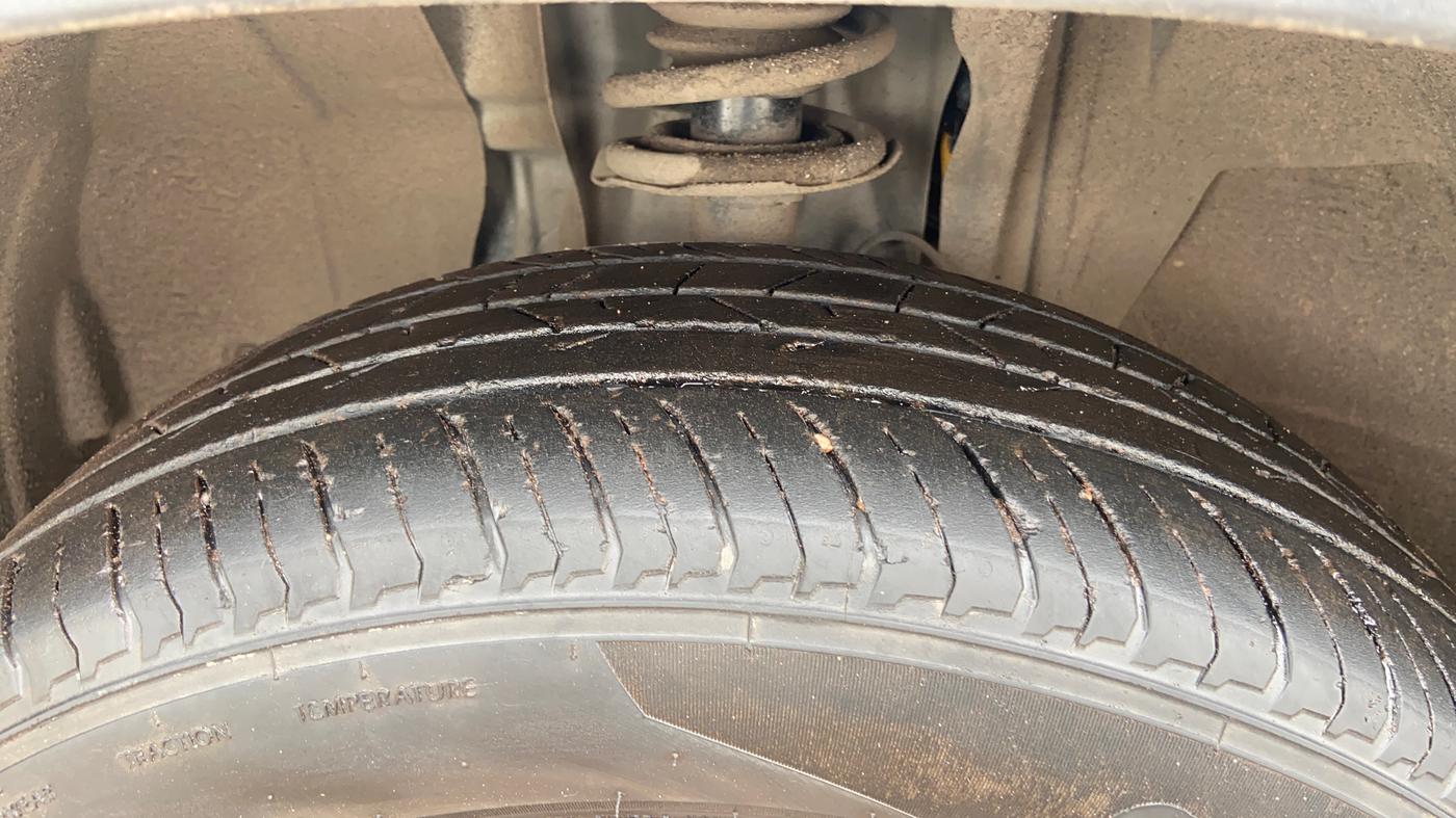 2021 Nissan MAGNITE XV EXECUTIVE, Petrol, Manual, 20,617 km, Left Front Tyre Tread