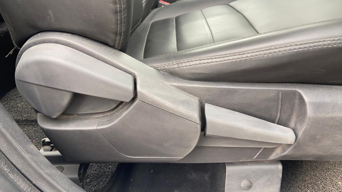 2021 Nissan MAGNITE XV EXECUTIVE, Petrol, Manual, 20,617 km, Driver Side Adjustment Panel