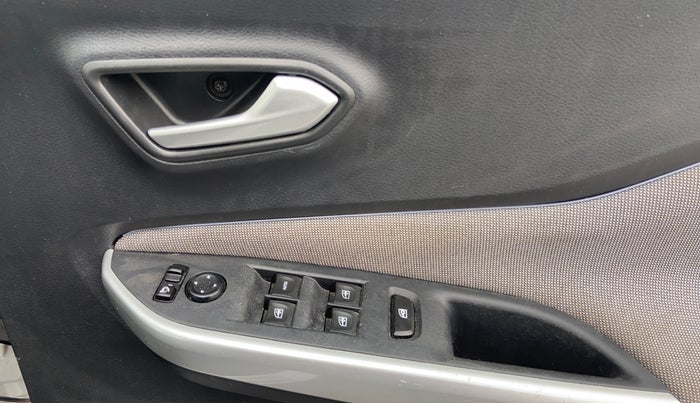 2021 Nissan MAGNITE XV EXECUTIVE, Petrol, Manual, 20,617 km, Driver Side Door Panels Control