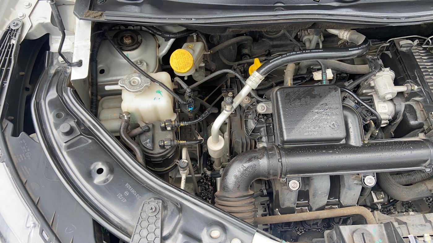2021 Nissan MAGNITE XV EXECUTIVE, Petrol, Manual, 20,617 km, Engine View - Right