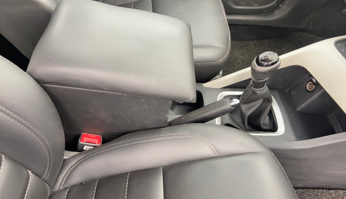 2021 Nissan MAGNITE XV EXECUTIVE, Petrol, Manual, 20,617 km, Gear Lever