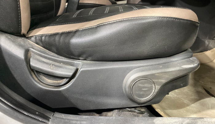 2014 Hyundai Xcent S 1.2, Petrol, Manual, 1,03,564 km, Driver Side Adjustment Panel