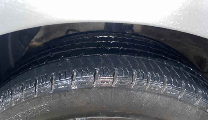 2014 Hyundai Xcent S 1.2, Petrol, Manual, 1,03,564 km, Left Front Tyre Tread