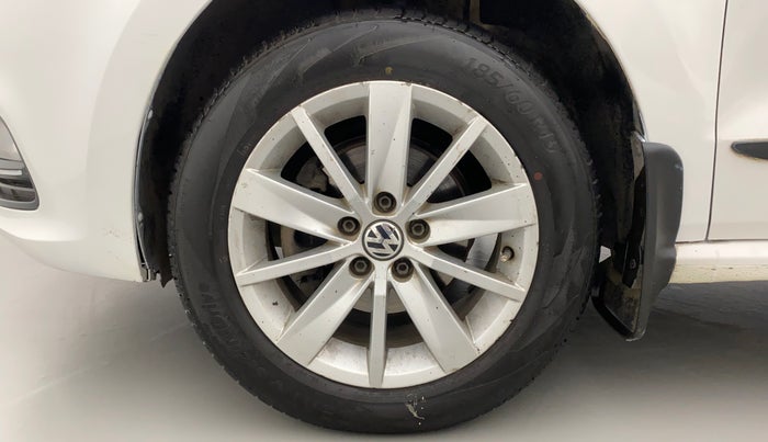 2014 Volkswagen Polo HIGHLINE1.2L, Petrol, Manual, 77,479 km, Left Front Wheel
