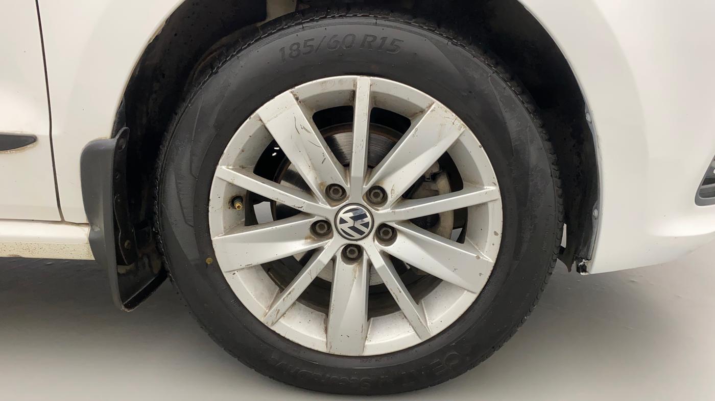 2014 Volkswagen Polo HIGHLINE1.2L, Petrol, Manual, 77,479 km, Right Front Wheel