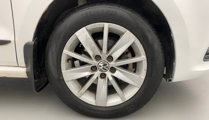 2014 Volkswagen Polo HIGHLINE1.2L, Petrol, Manual, 77,479 km, Right Front Wheel