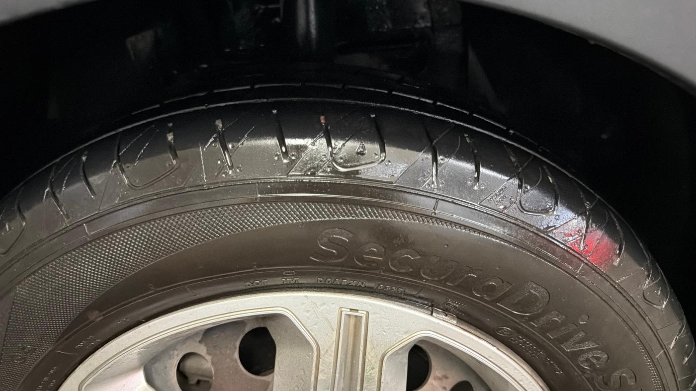 2019 Tata NEXON XM PETROL, Petrol, Manual, 77,671 km, Left Front Tyre Tread