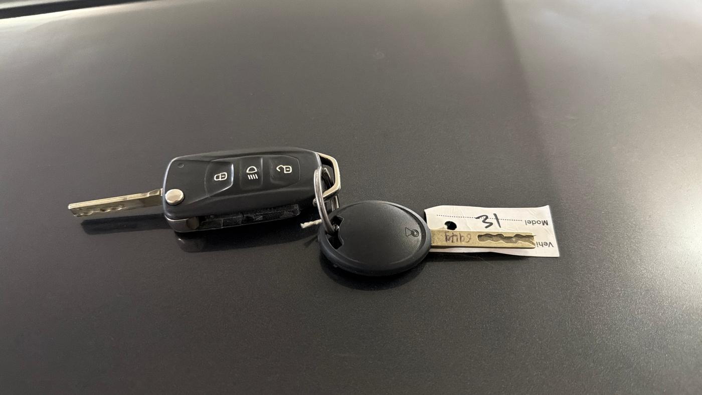 2019 Tata NEXON XM PETROL, Petrol, Manual, 77,671 km, Key Close Up