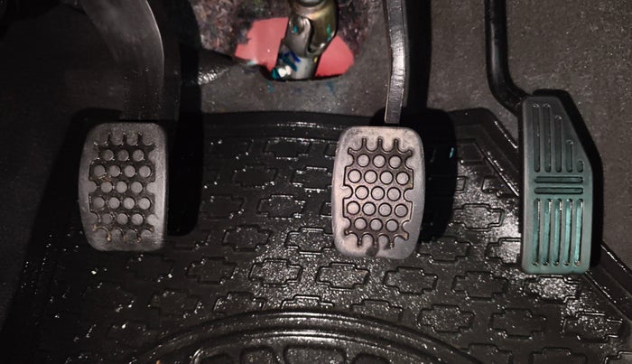 2016 Chevrolet Beat LT PETROL, Petrol, Manual, 11,779 km, Pedals