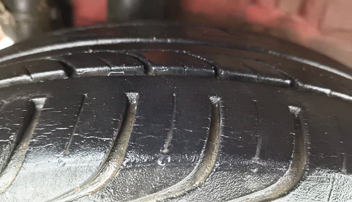 2016 Chevrolet Beat LT PETROL, Petrol, Manual, 11,779 km, Right Rear Tyre Tread