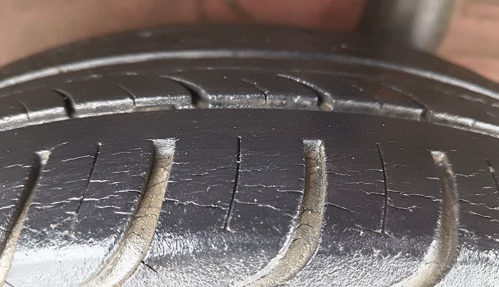 2016 Chevrolet Beat LT PETROL, Petrol, Manual, 11,779 km, Left Rear Tyre Tread