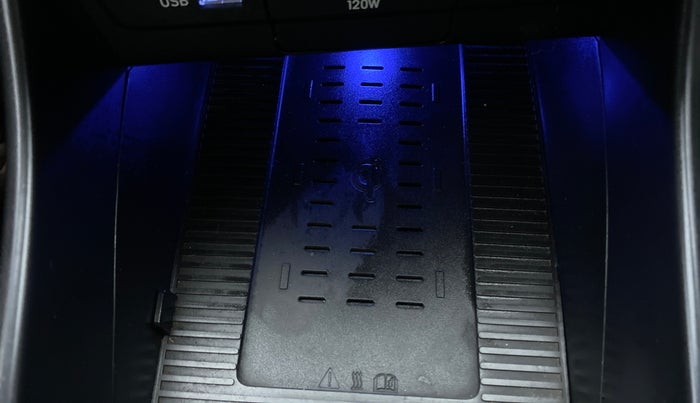 2021 Hyundai NEW I20 ASTA 1.2 MT, Petrol, Manual, 11,432 km, Wireless Charger