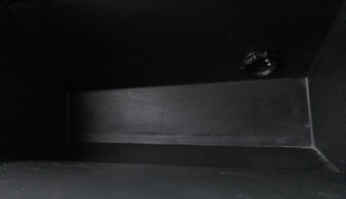 2021 Hyundai NEW I20 ASTA 1.2 MT, Petrol, Manual, 11,432 km, Cooled Glove Box