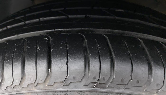 2021 Hyundai NEW I20 ASTA 1.2 MT, Petrol, Manual, 11,432 km, Left Front Tyre Tread